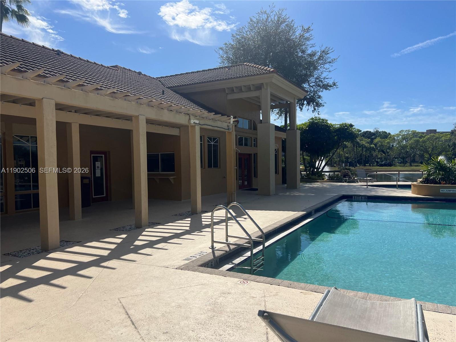 PALM LAKE CONDO - Residential