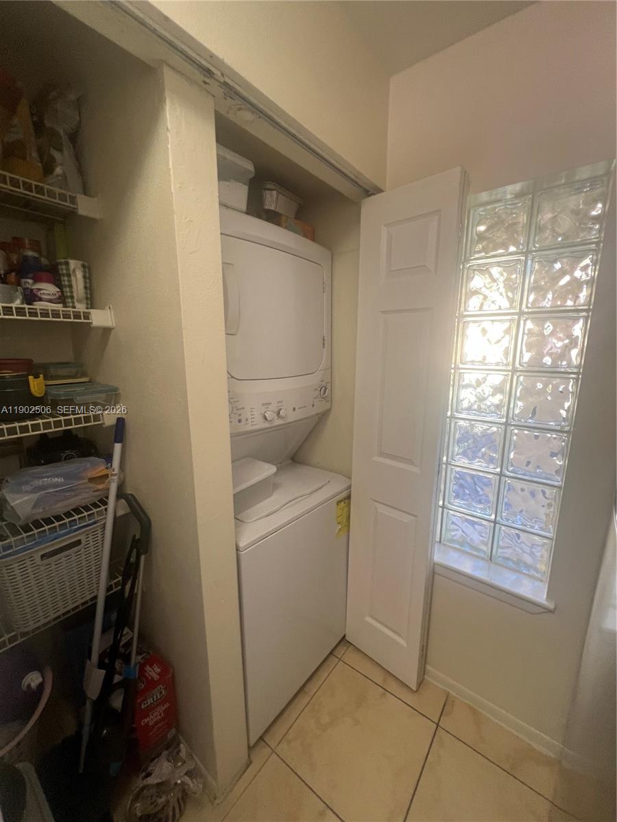 PALM LAKE CONDO - Residential