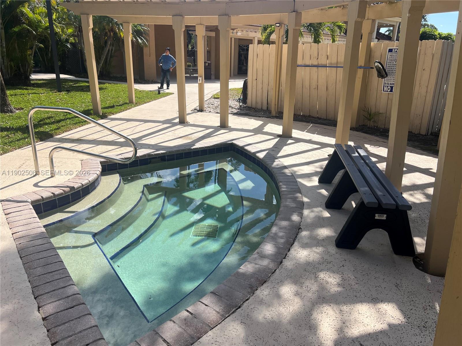 PALM LAKE CONDO - Residential