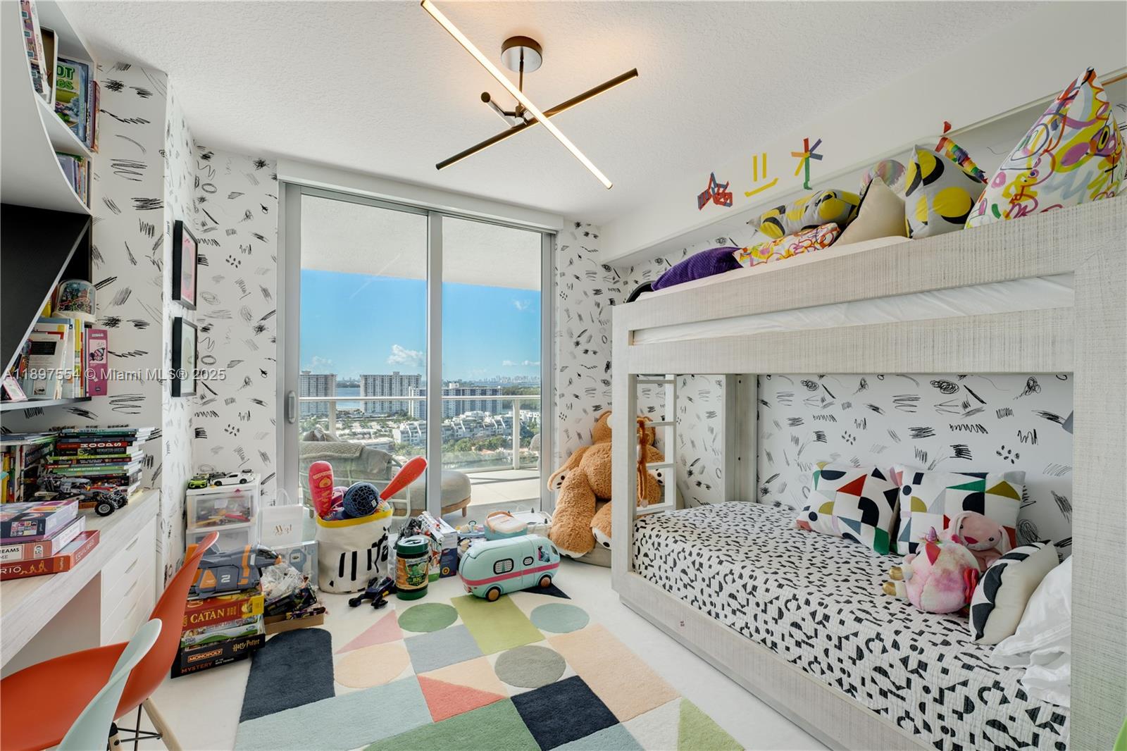 PARQUE TOWERS CONDO - Residential