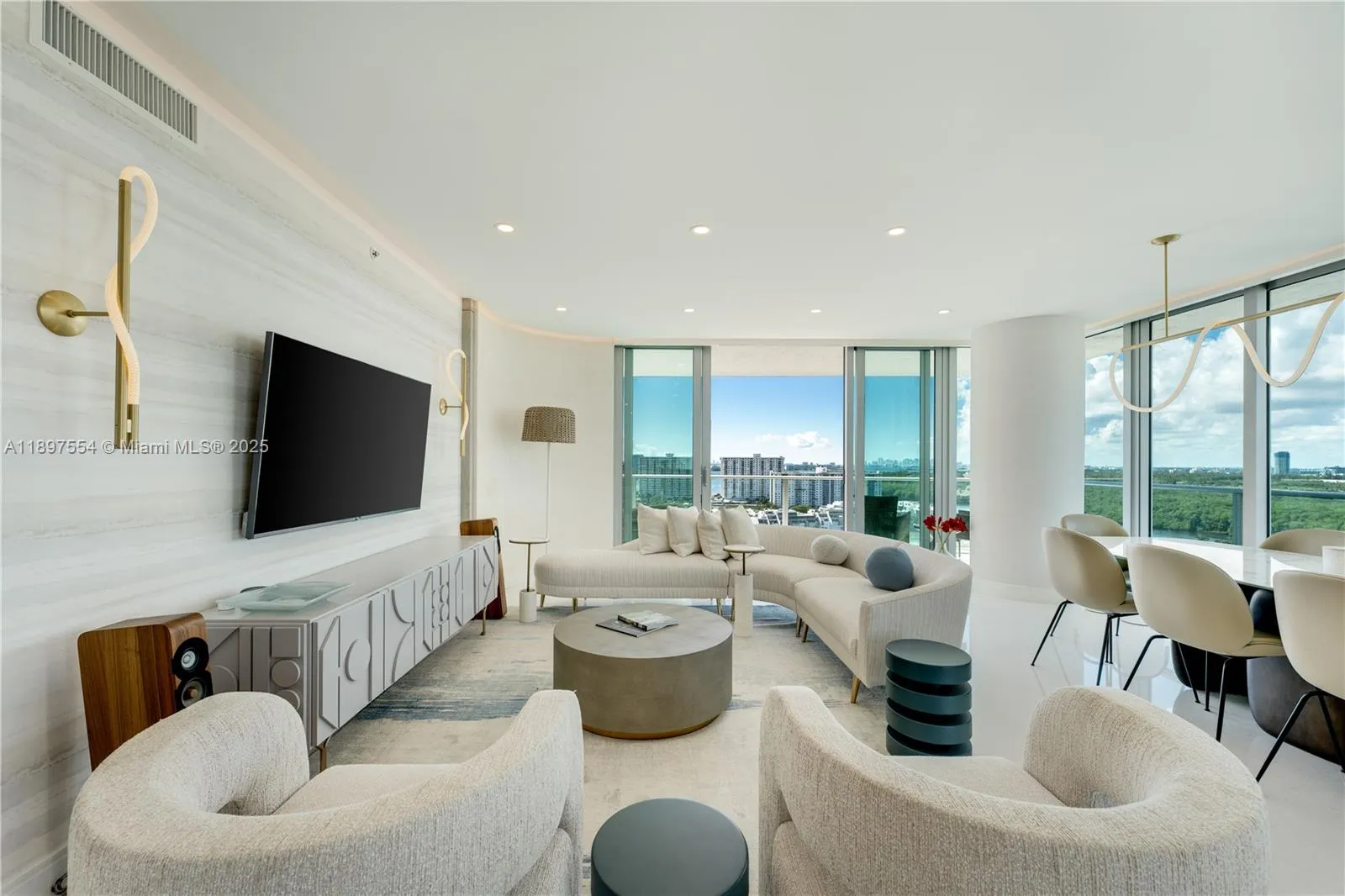 Sunny Isles Beach, Florida 33160, United States, 3 Bedrooms Bedrooms, ,4 BathroomsBathrooms,Residential,Active,229868