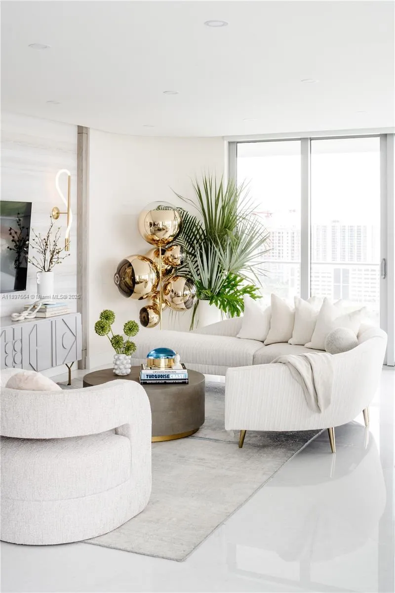 Sunny Isles Beach, Florida 33160, United States, 3 Bedrooms Bedrooms, ,4 BathroomsBathrooms,Residential,Active,229868