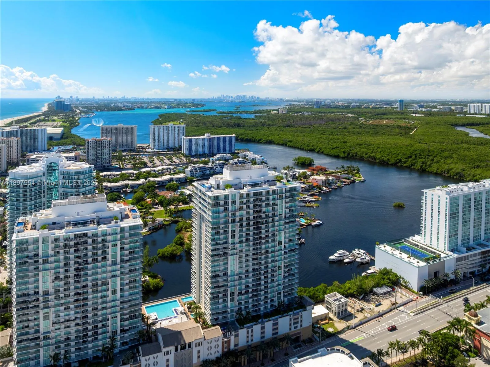 Sunny Isles Beach, Florida 33160, United States, 3 Bedrooms Bedrooms, ,4 BathroomsBathrooms,Residential,Active,229868