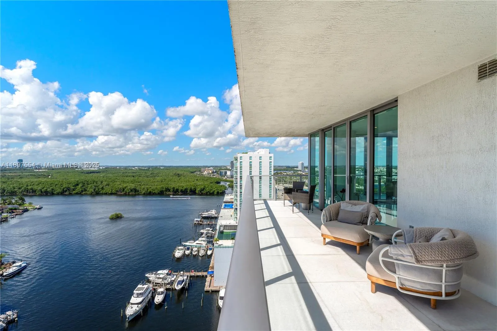 Sunny Isles Beach, Florida 33160, United States, 3 Bedrooms Bedrooms, ,4 BathroomsBathrooms,Residential,Active,229868
