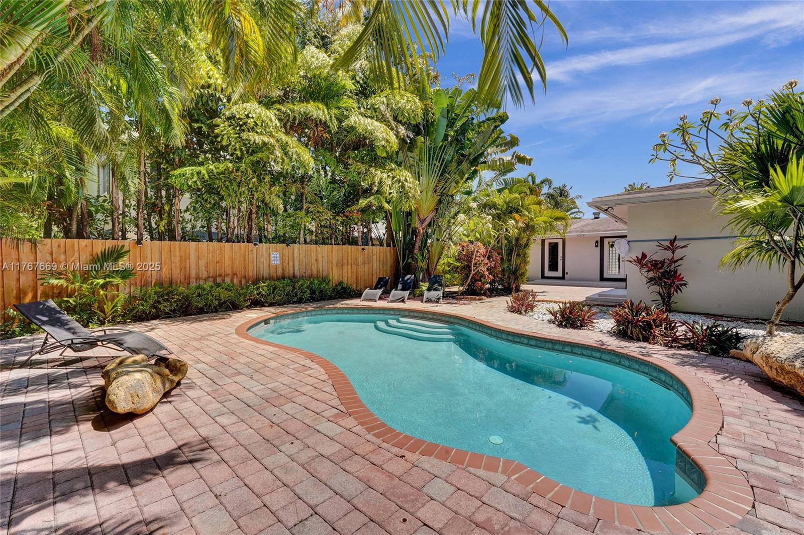 Property for Sale at 615 Ne 13th Ave, Fort Lauderdale, Broward County, Florida - Bedrooms: 3 
Bathrooms: 2  - $1,090,000