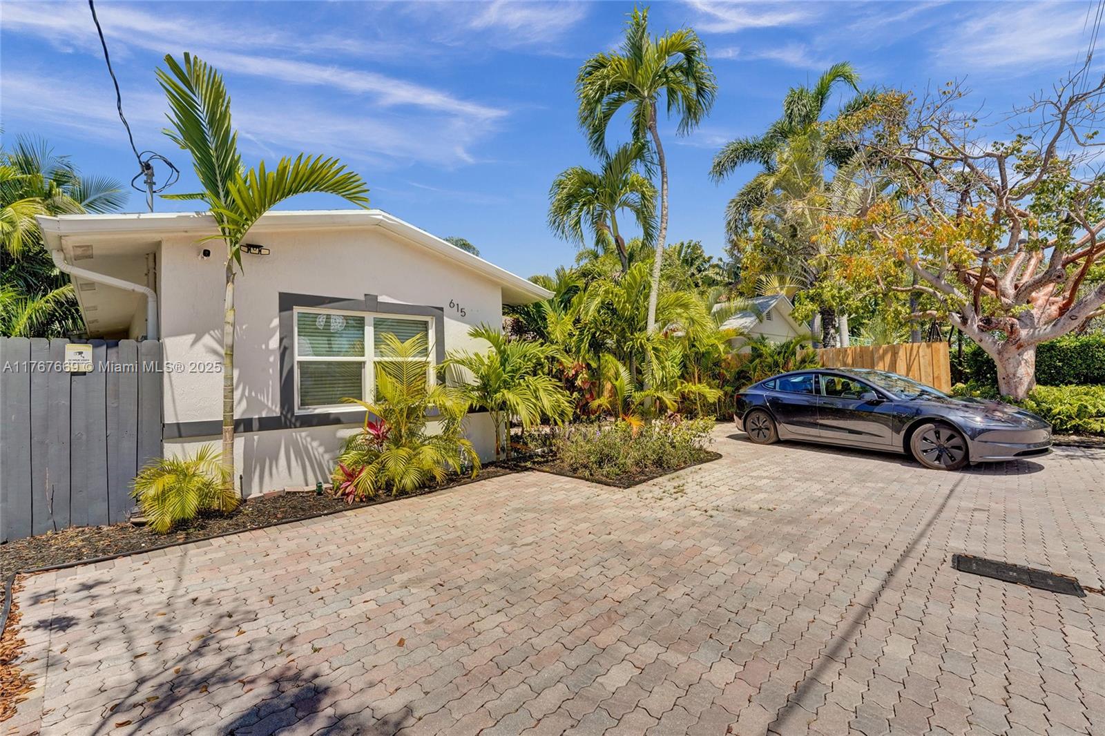 615 NE 13th Ave