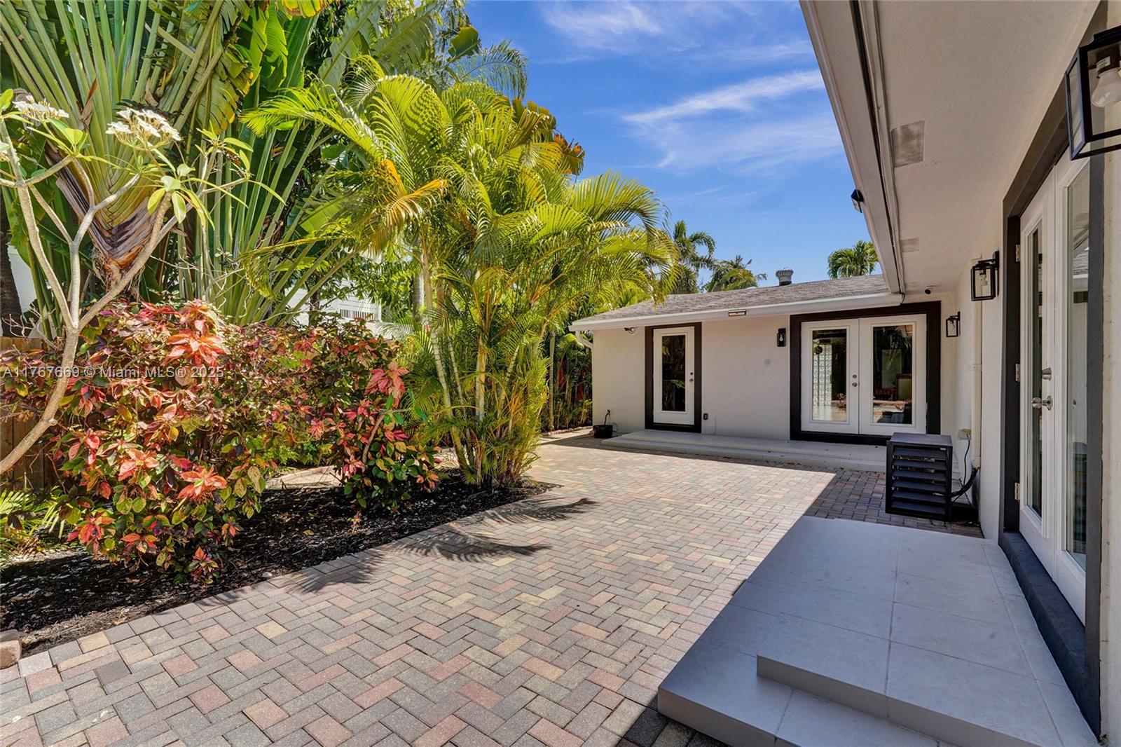 615 NE 13th Ave