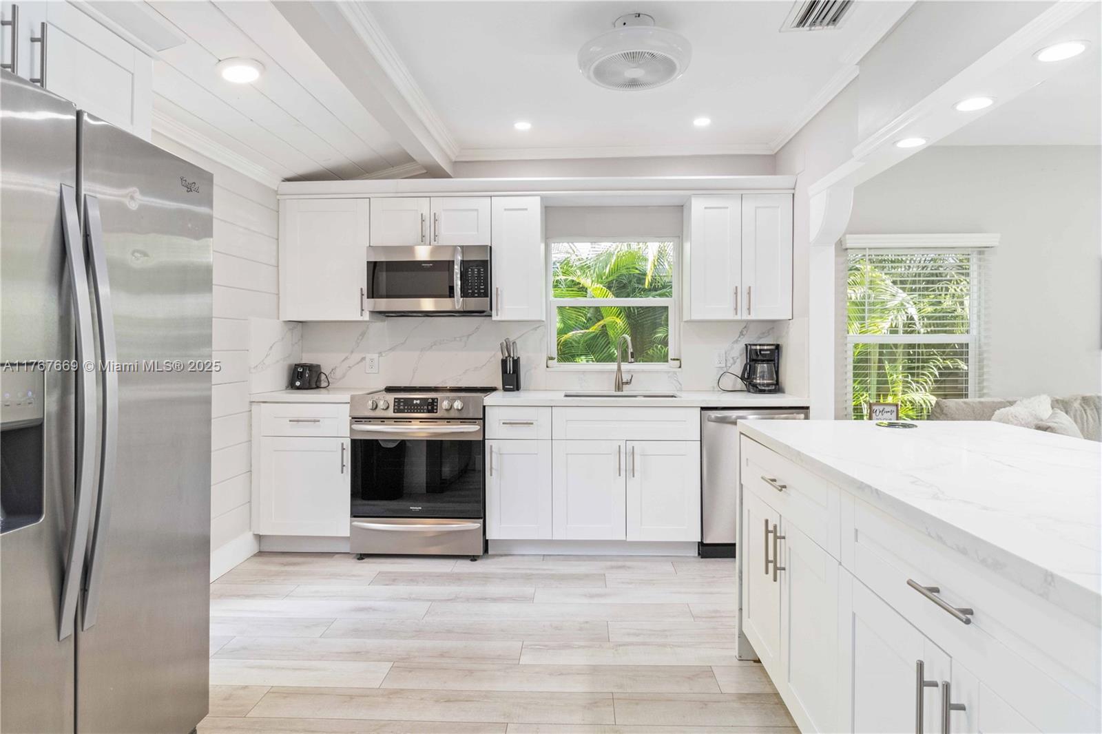 615 NE 13th Ave