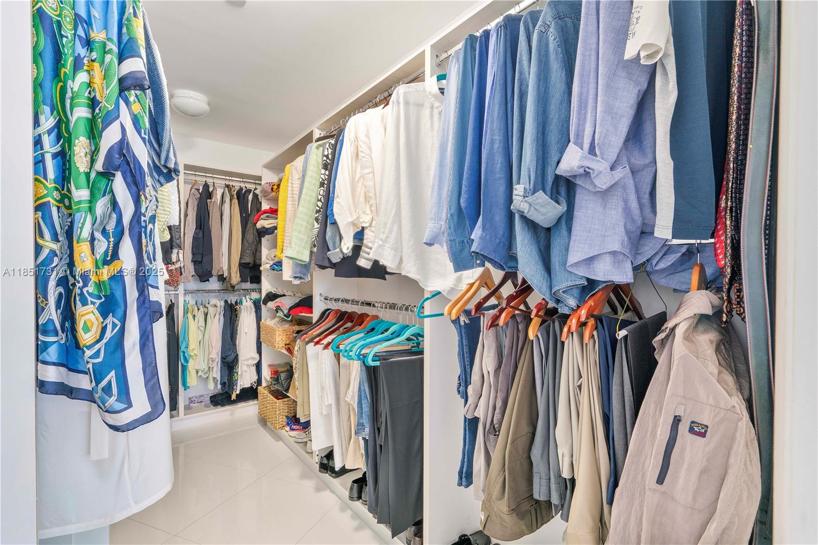 TDR TOWER III CONDO - Residential