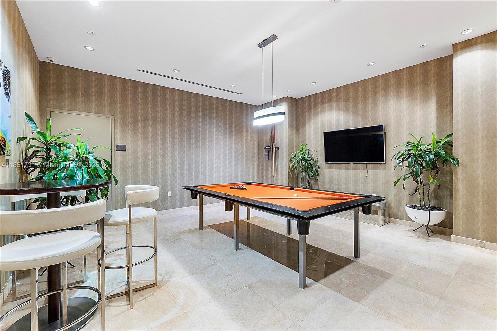 TDR TOWER III CONDO - Residential