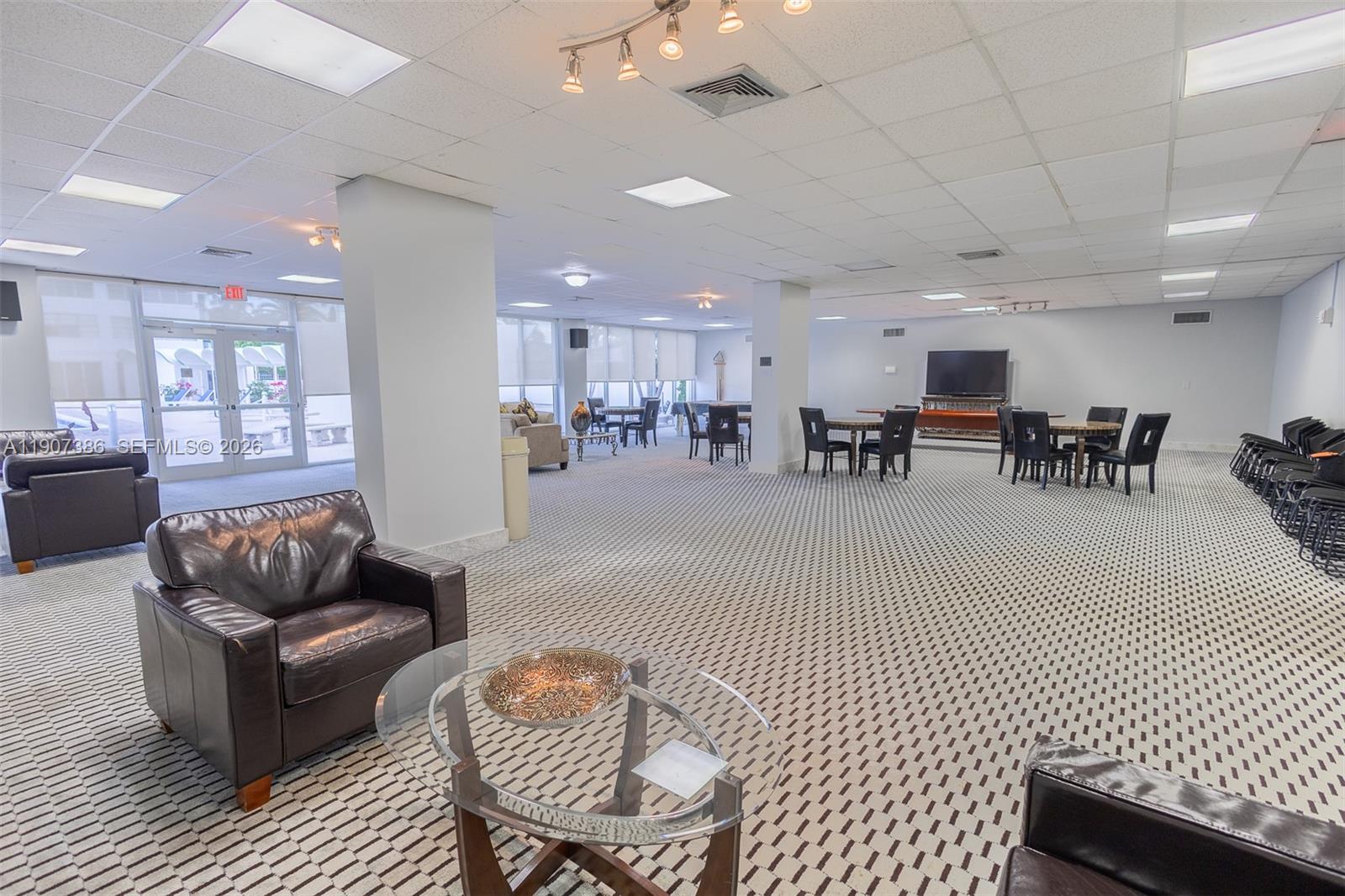 BAYVIEW TOWERS CONDO SOUT - Residential