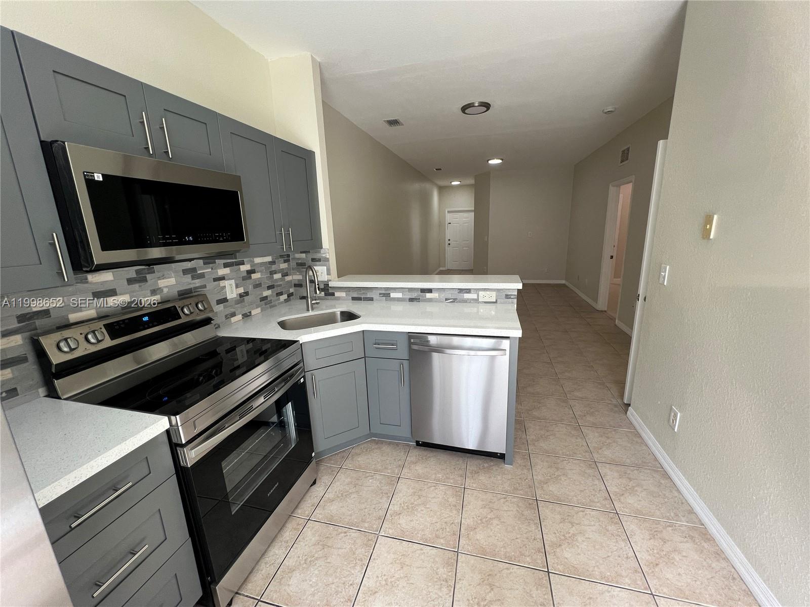 MOWRY VILLAS - Residential