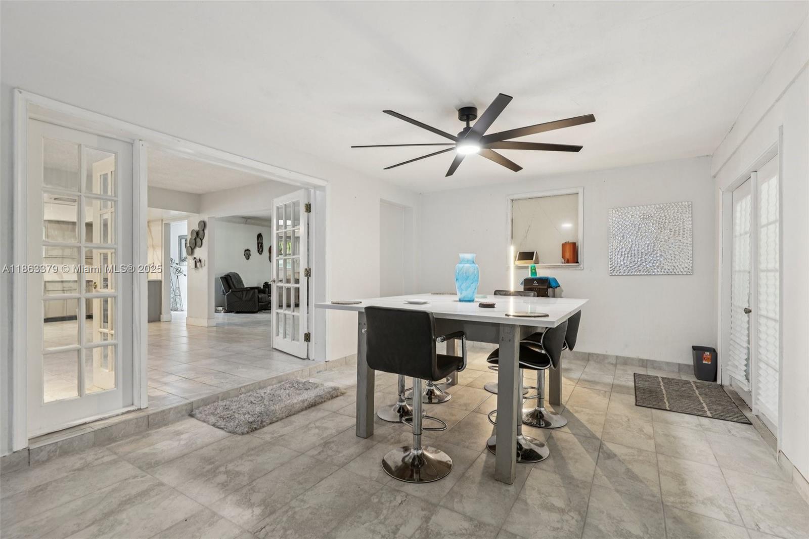 GOLDEN COURT - Residential