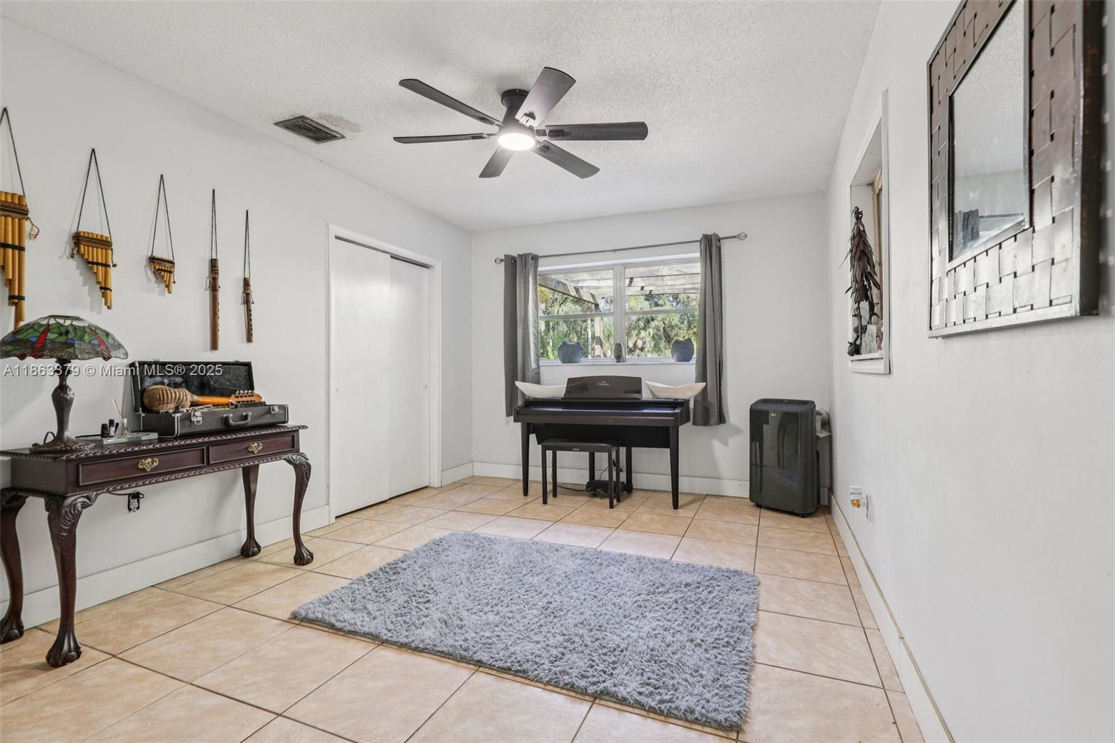 GOLDEN COURT - Residential