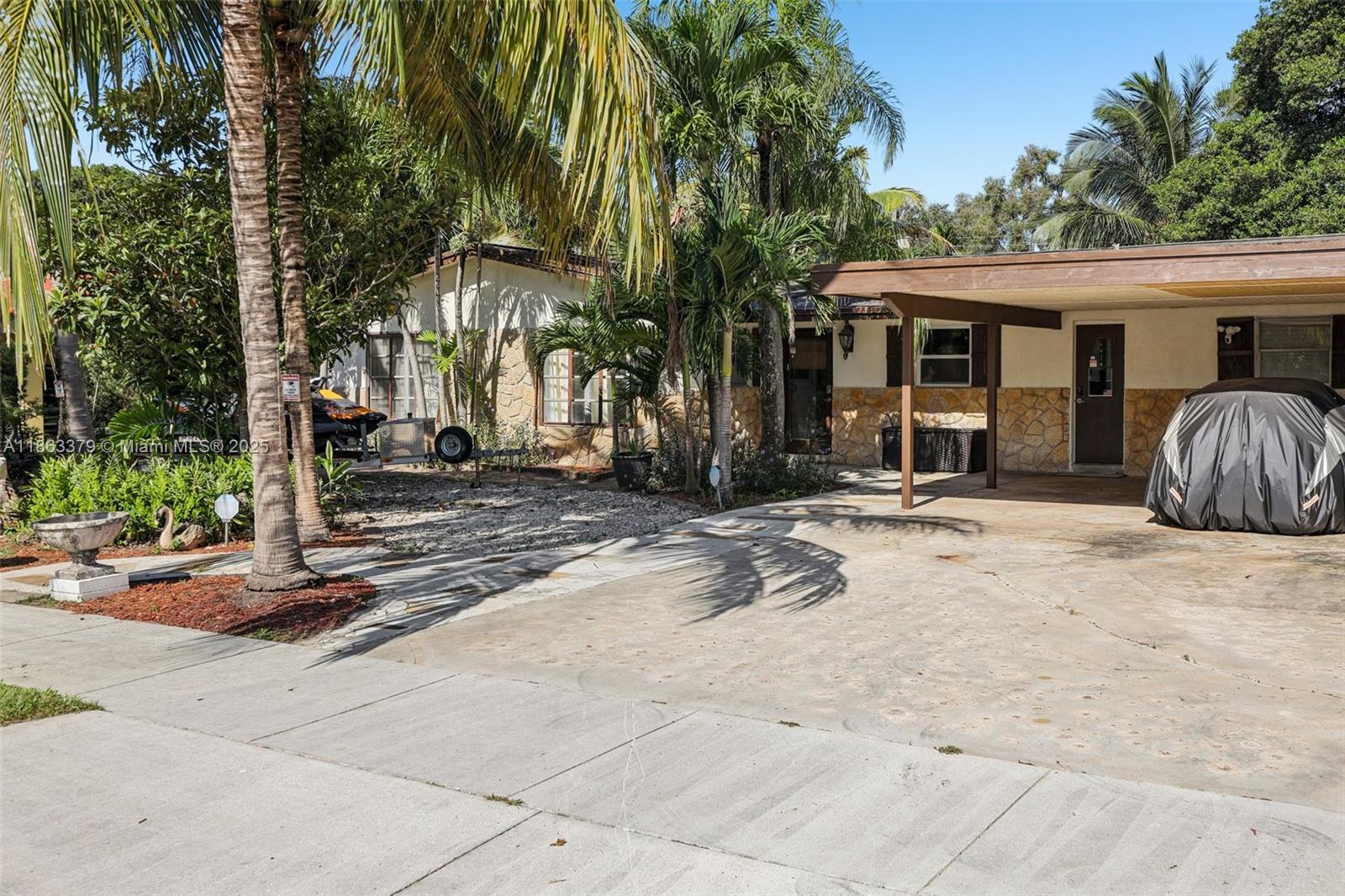 GOLDEN COURT - Residential