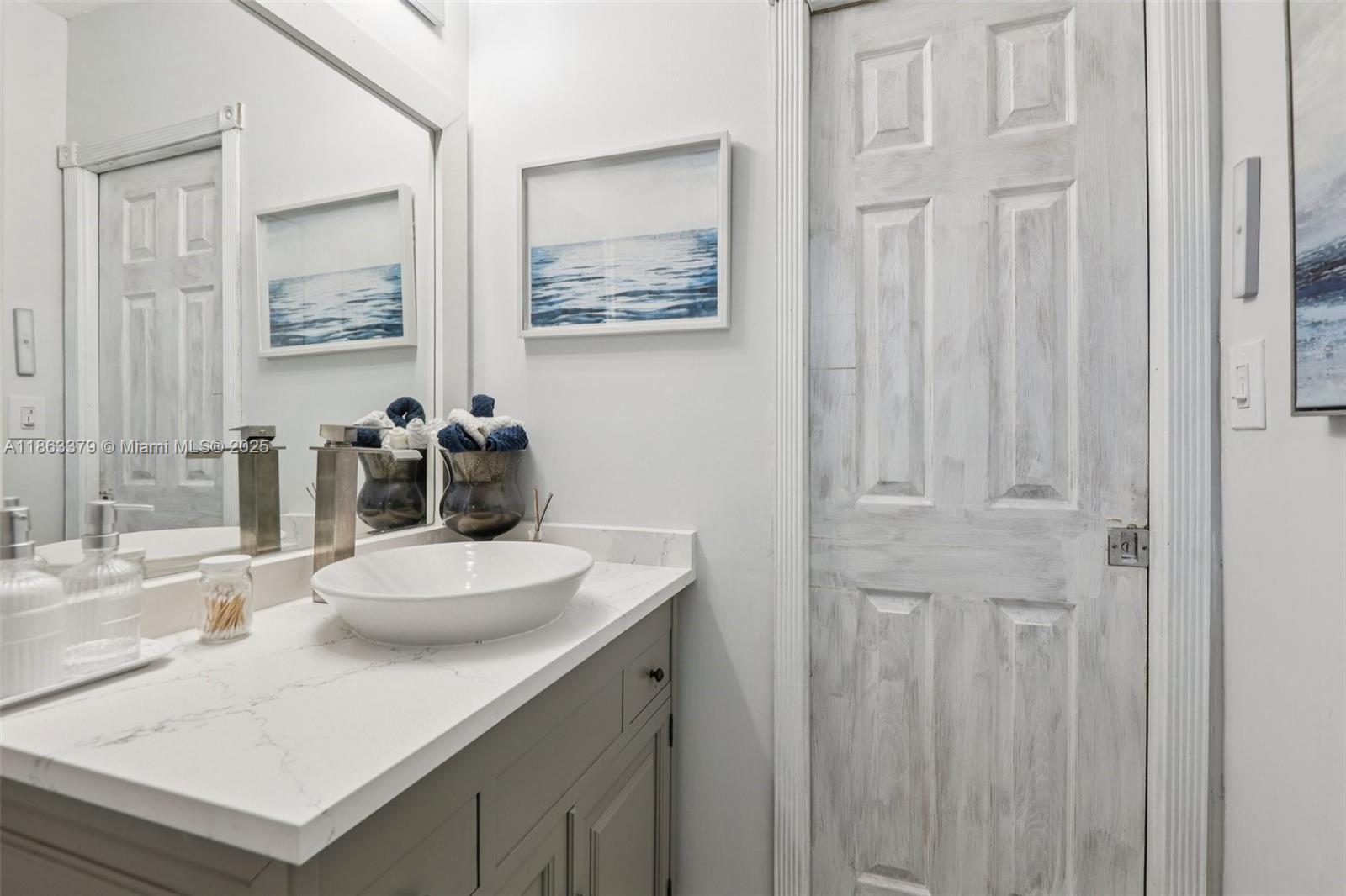 GOLDEN COURT - Residential