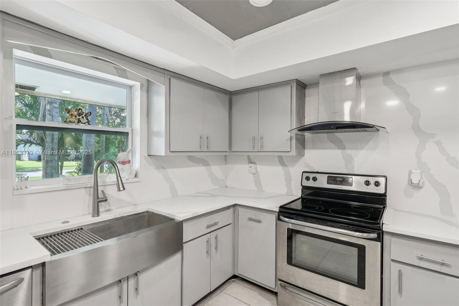 GOLDEN COURT - Residential