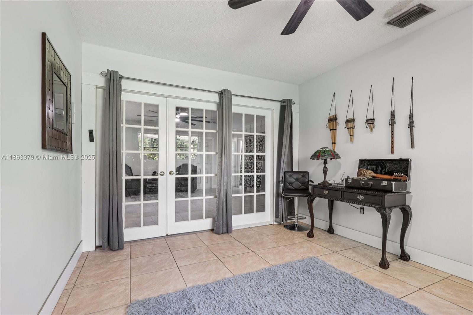 GOLDEN COURT - Residential