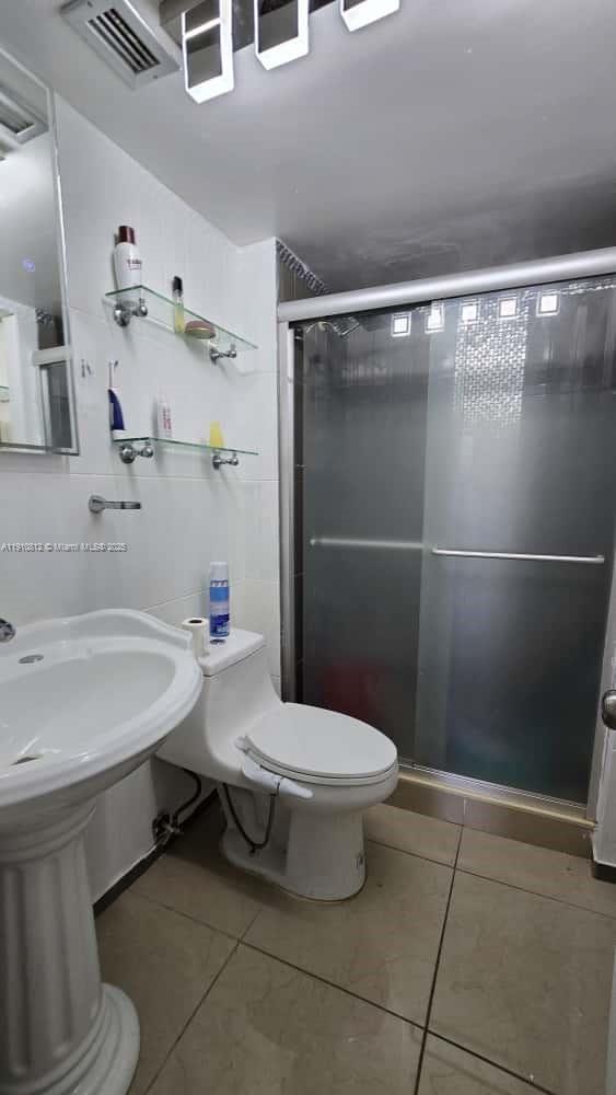 BUCKLEY TOWERS CONDO - EA - Residential