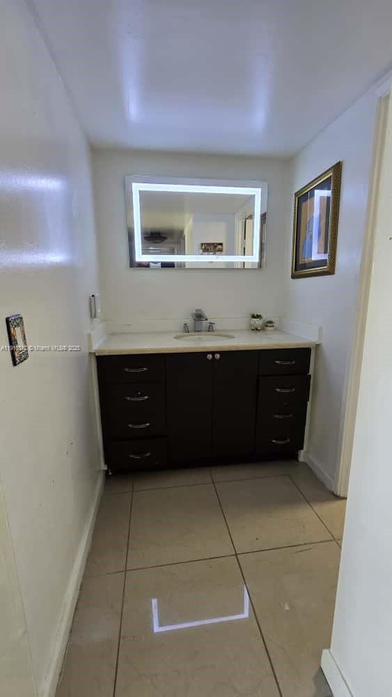 BUCKLEY TOWERS CONDO - EA - Residential