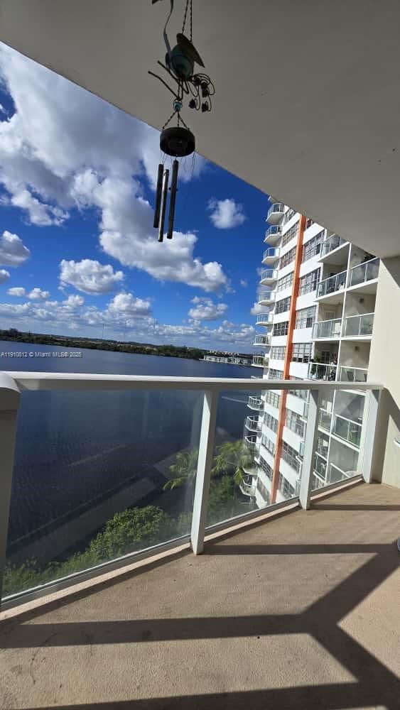 BUCKLEY TOWERS CONDO - EA - Residential