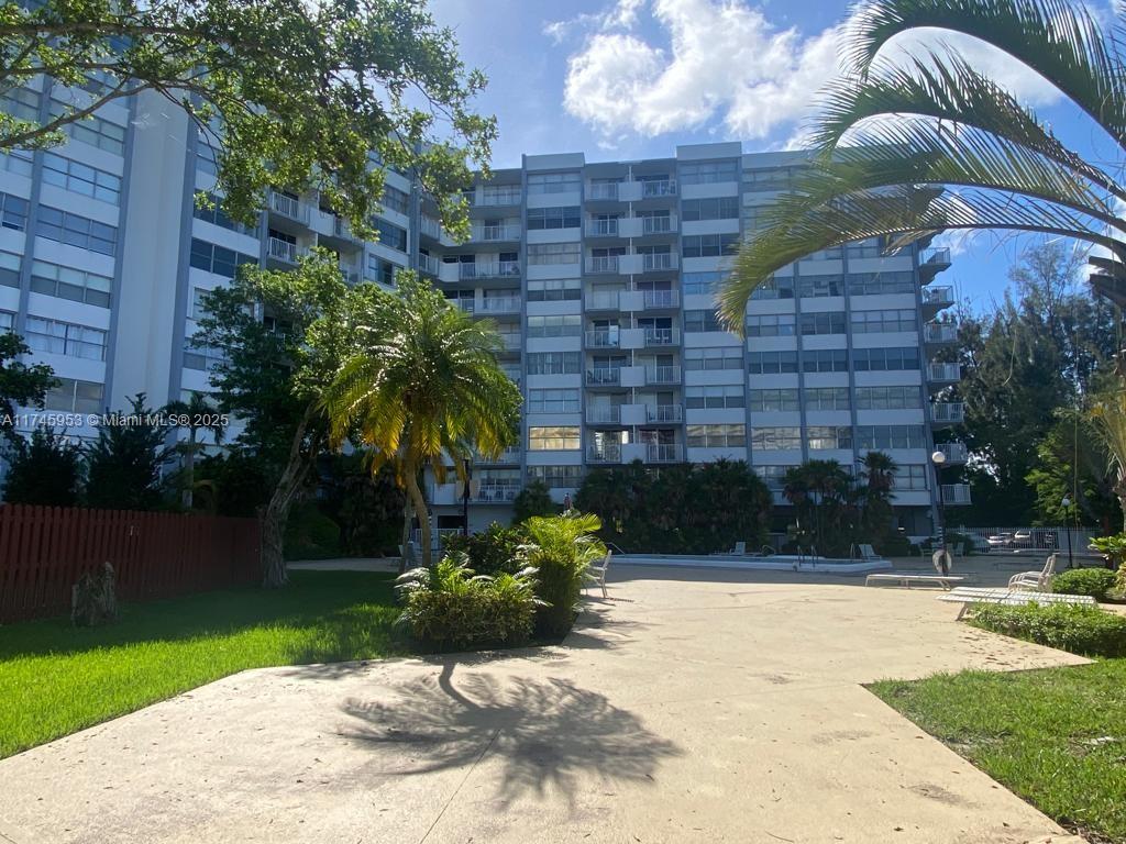 Rental Property at 1300 Ne Miami Gardens Dr 507E, Miami, Broward County, Florida - Bedrooms: 2 
Bathrooms: 2  - $2,390 MO.