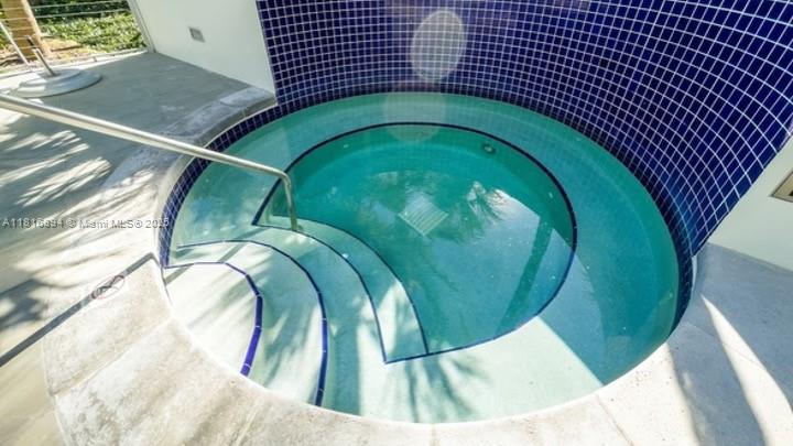 AZURE CONDO - Residential