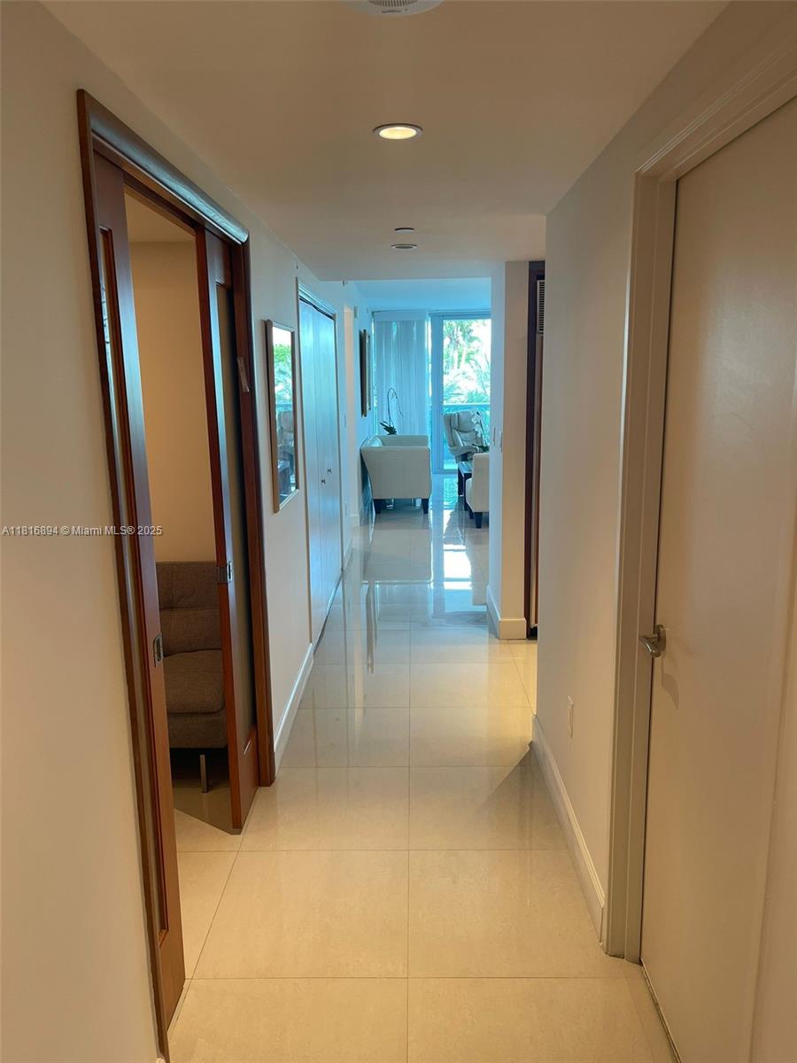 9401 Collins Ave 401