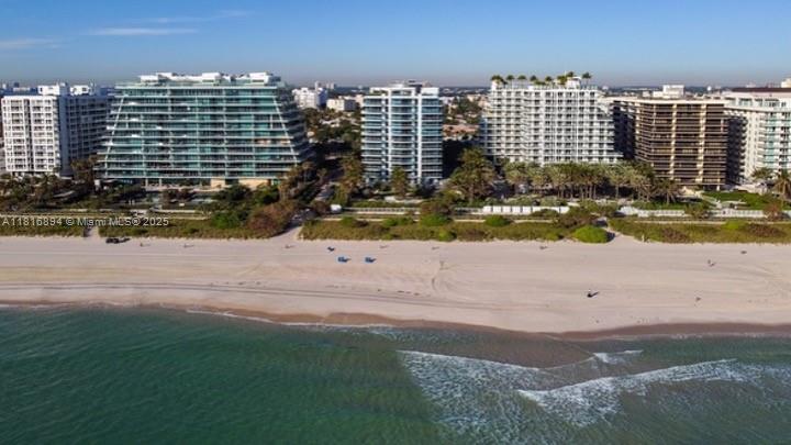AZURE CONDO - Residential