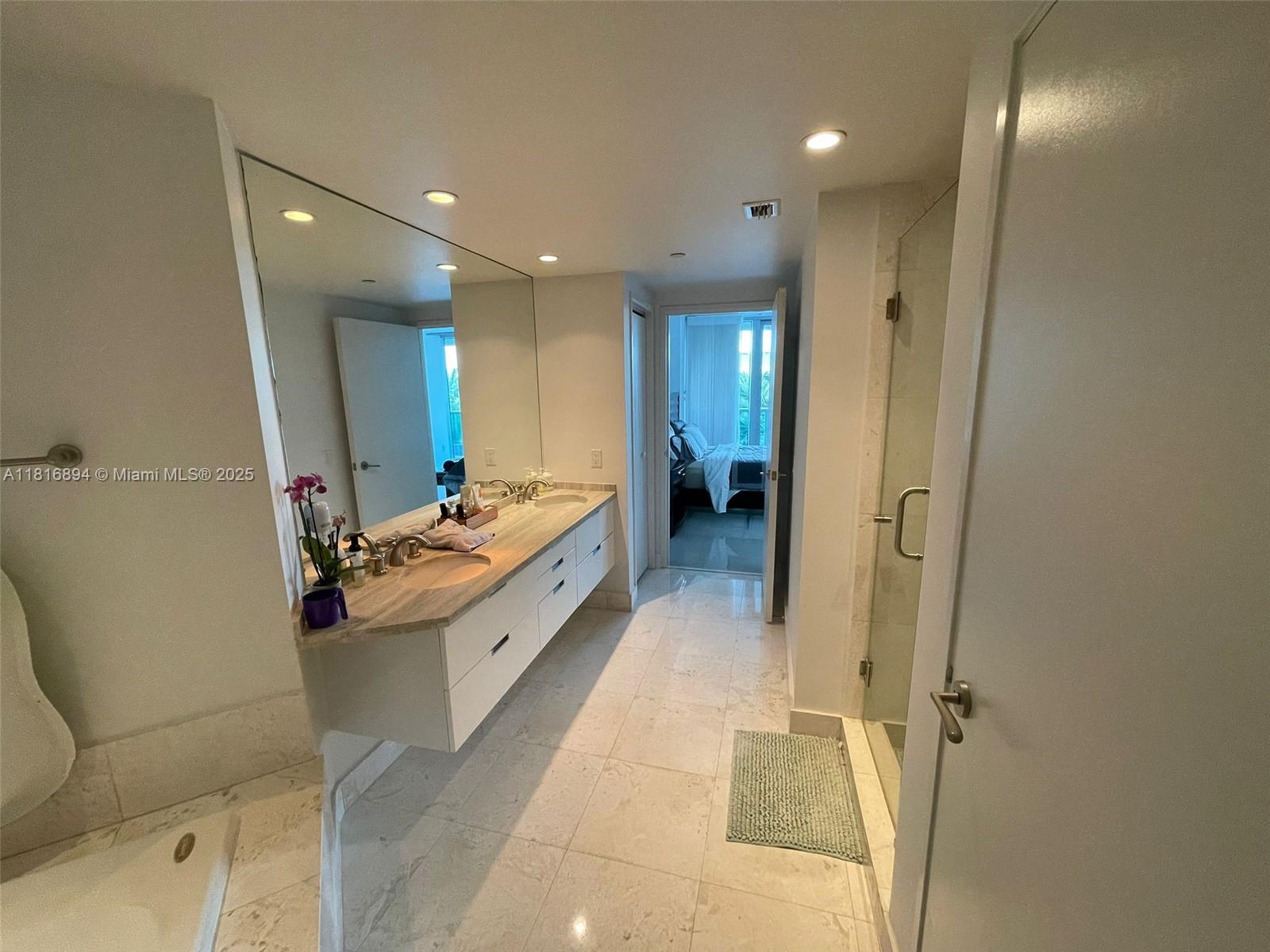 AZURE CONDO - Residential