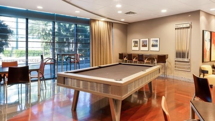AZURE CONDO - Residential