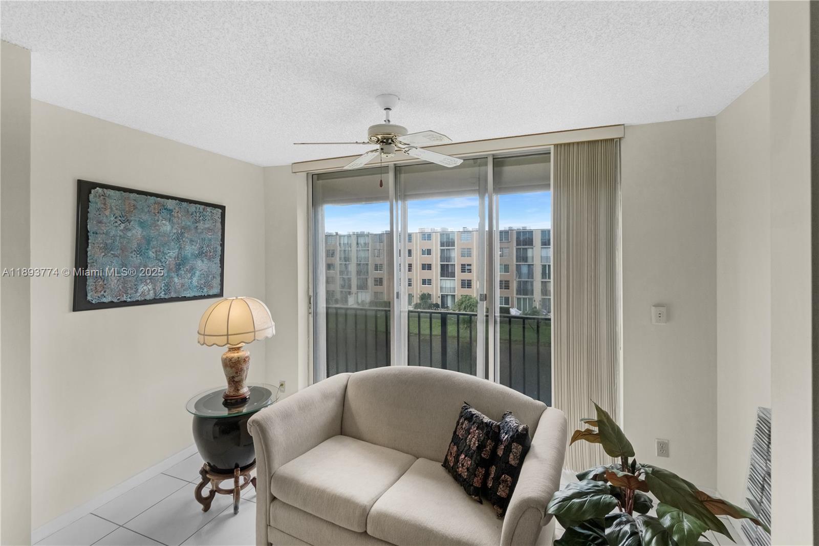 CASCADES OF LAUDERHILL 2 - Residential