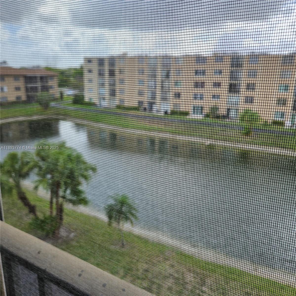CASCADES OF LAUDERHILL 2 - Residential