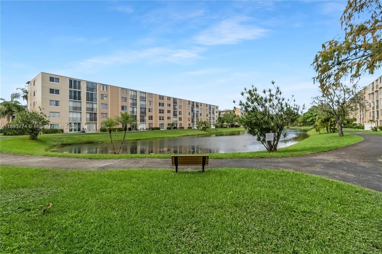 CASCADES OF LAUDERHILL 2 - Residential