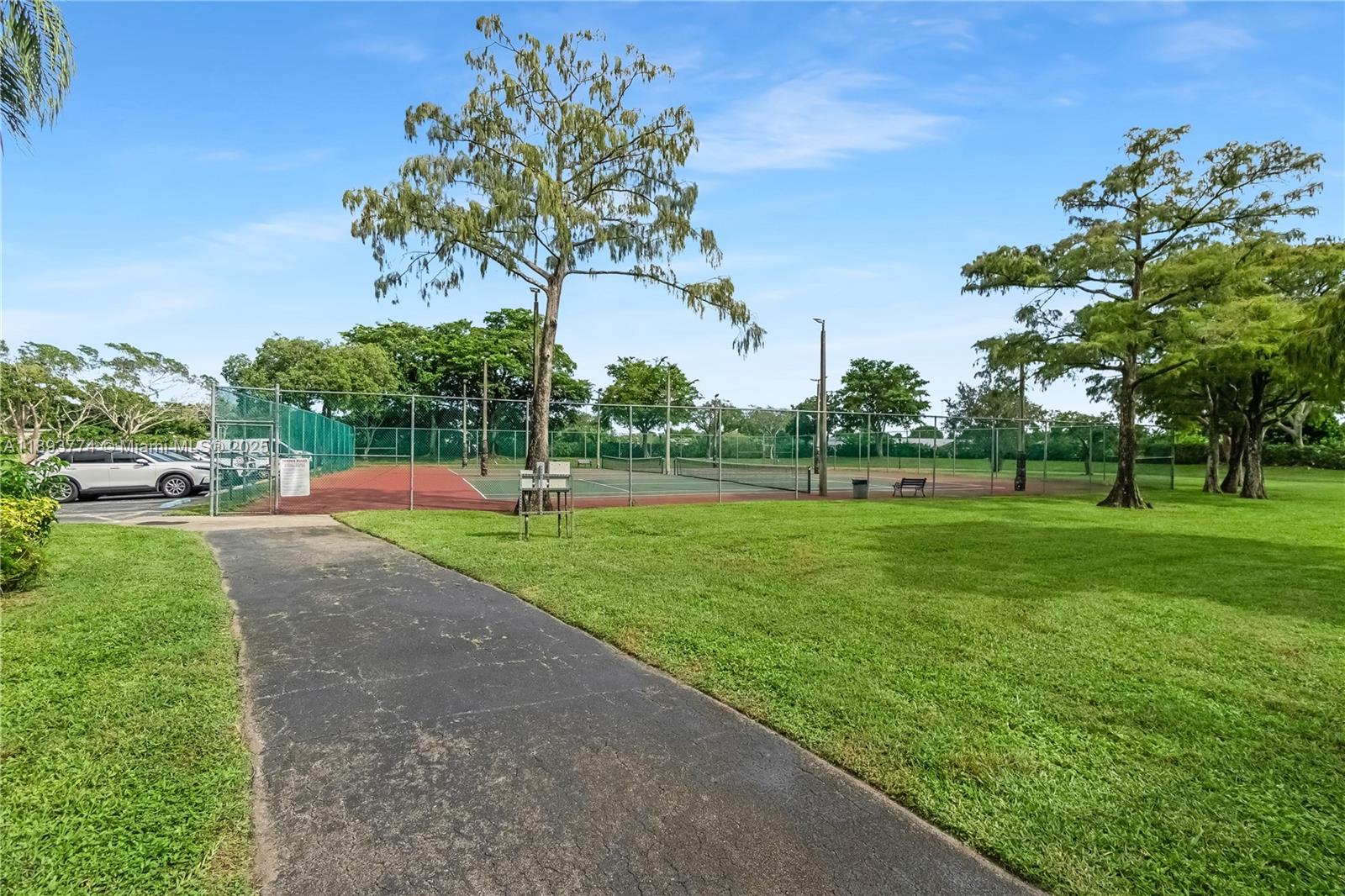 CASCADES OF LAUDERHILL 2 - Residential