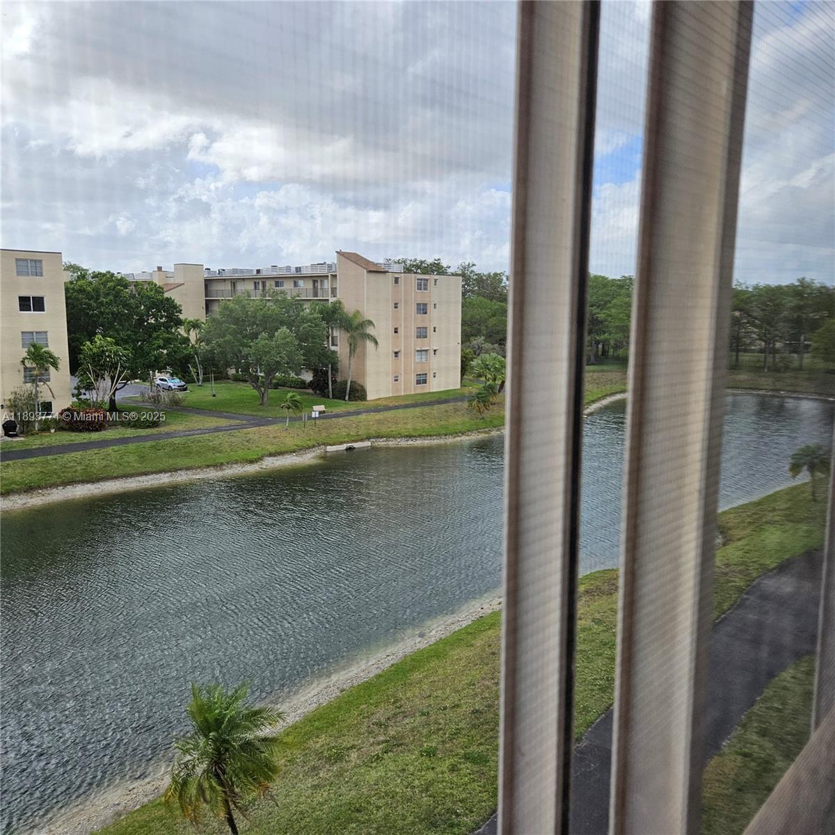 CASCADES OF LAUDERHILL 2 - Residential