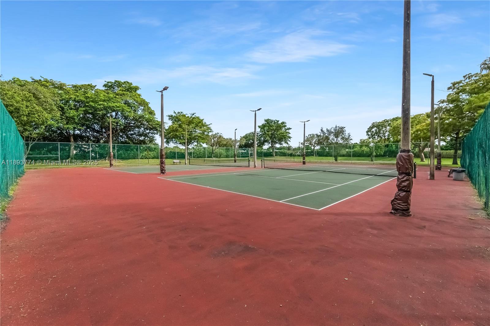 CASCADES OF LAUDERHILL 2 - Residential