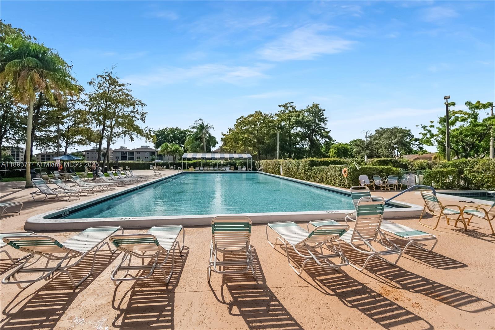 CASCADES OF LAUDERHILL 2 - Residential