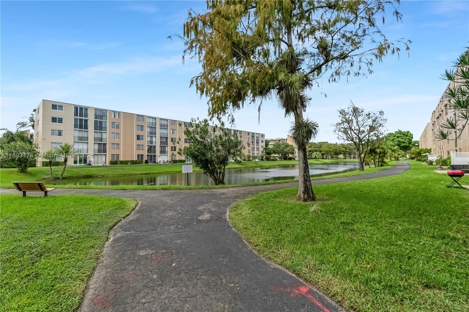 CASCADES OF LAUDERHILL 2 - Residential