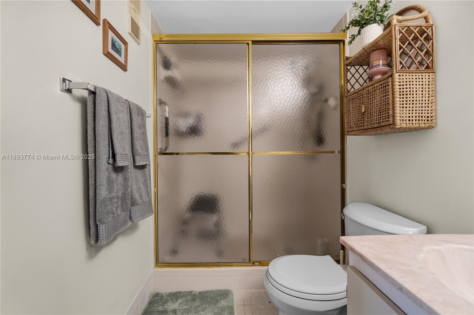 CASCADES OF LAUDERHILL 2 - Residential