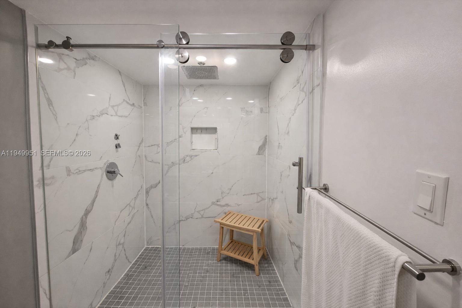 COCO WOOD CONDO - Residential