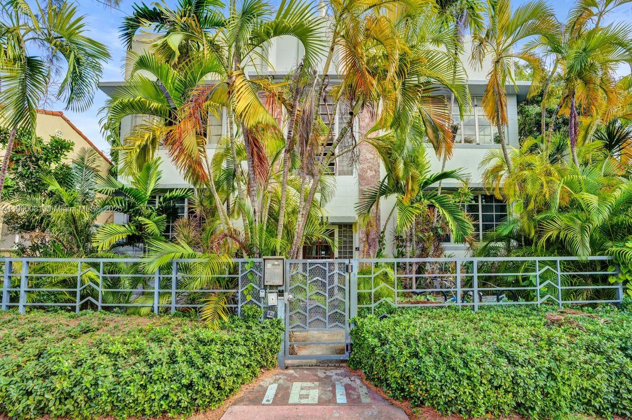 RESIDENCE 1611 CONDO - Residential