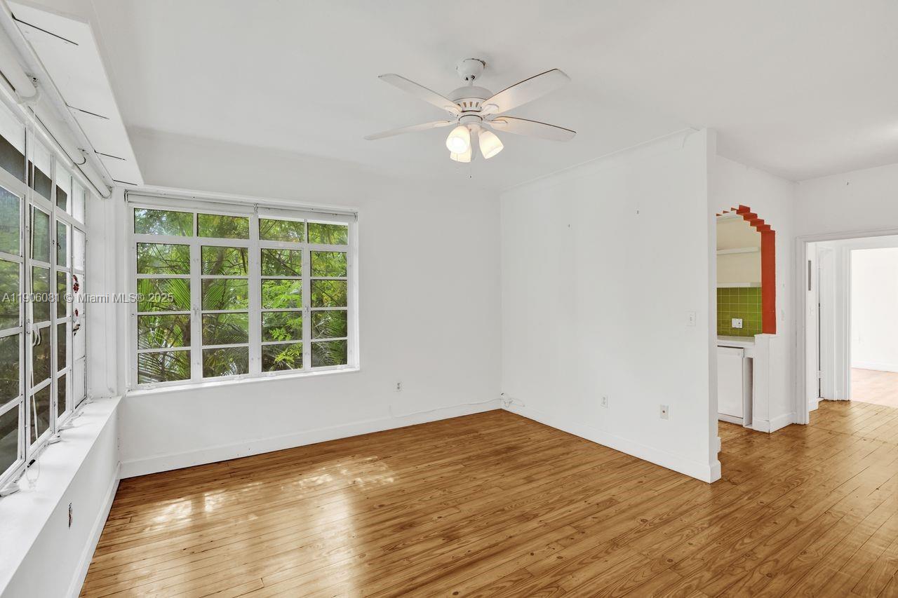 RESIDENCE 1611 CONDO - Residential