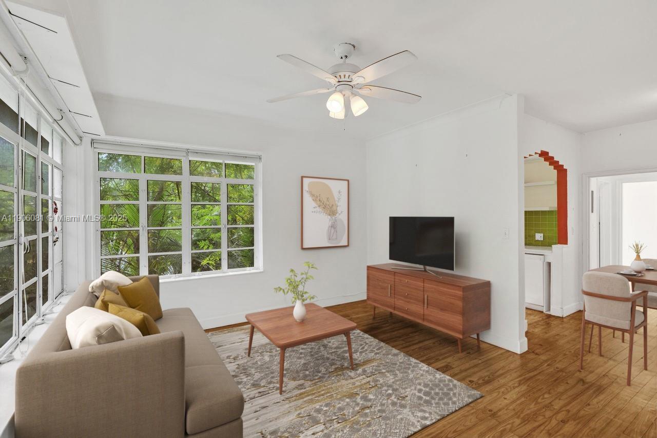 RESIDENCE 1611 CONDO - Residential