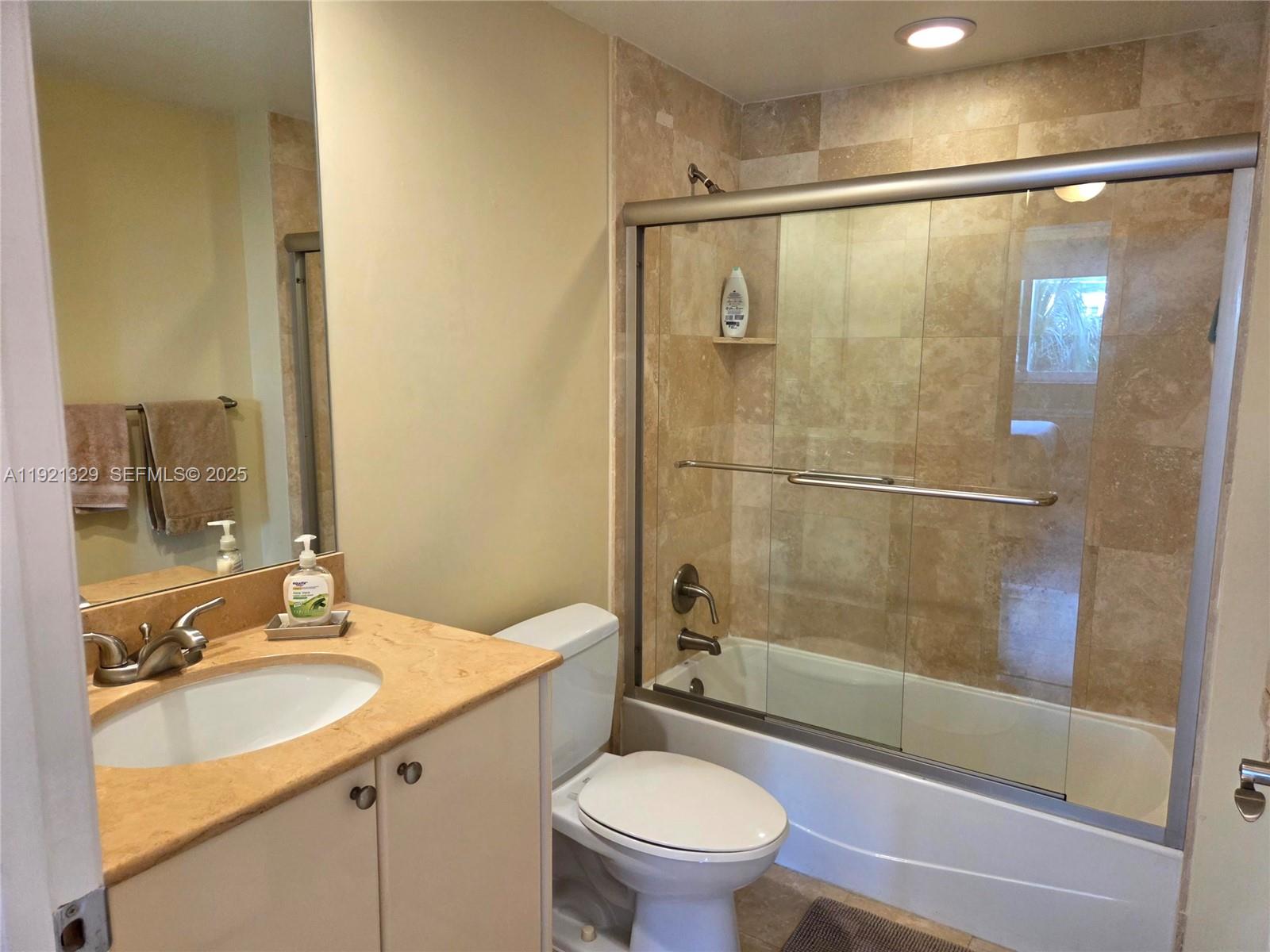 DUO CONDOMINIUM EAST - Residential