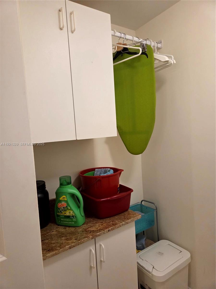 DUO CONDOMINIUM EAST - Residential