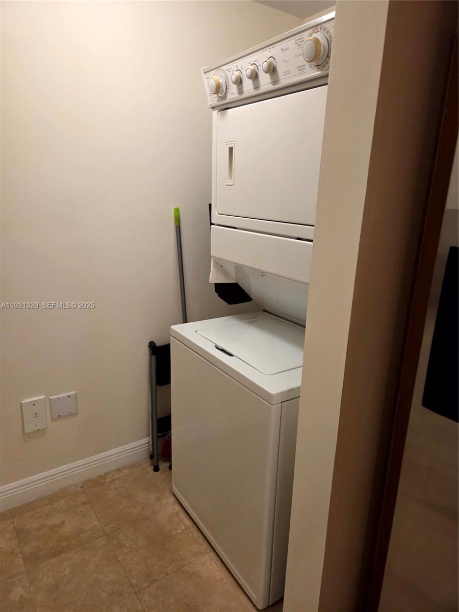 DUO CONDOMINIUM EAST - Residential