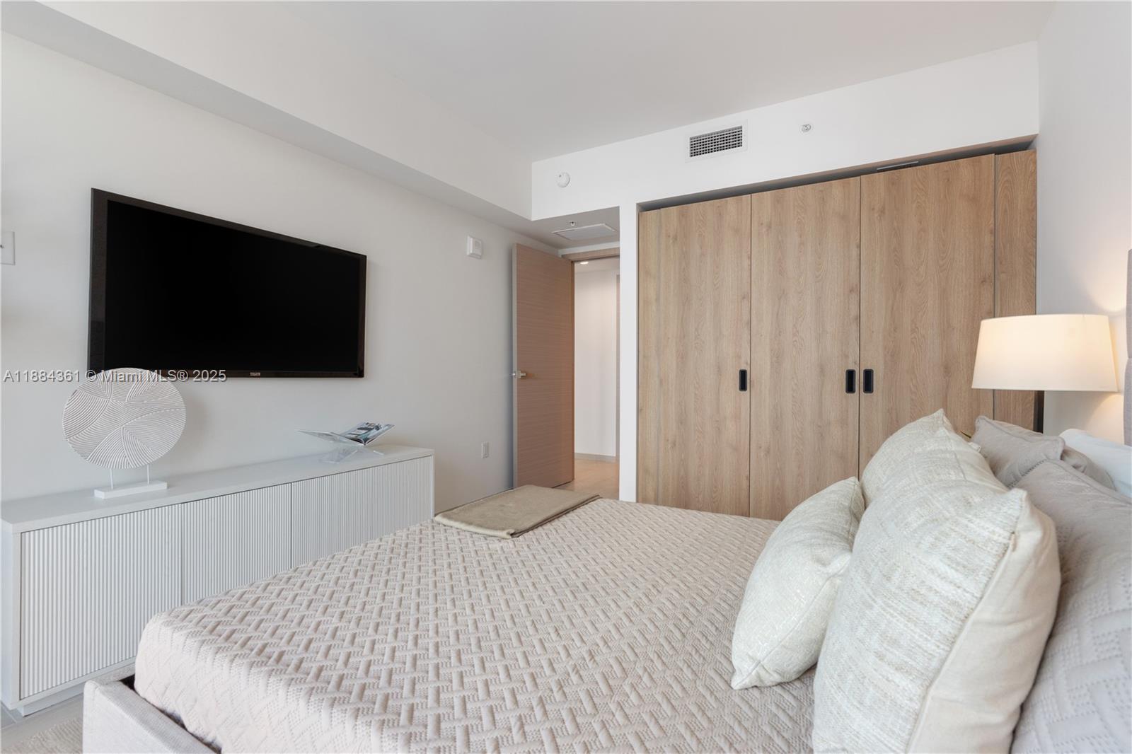 BAY HARBOR ISLAND - Residential Lease