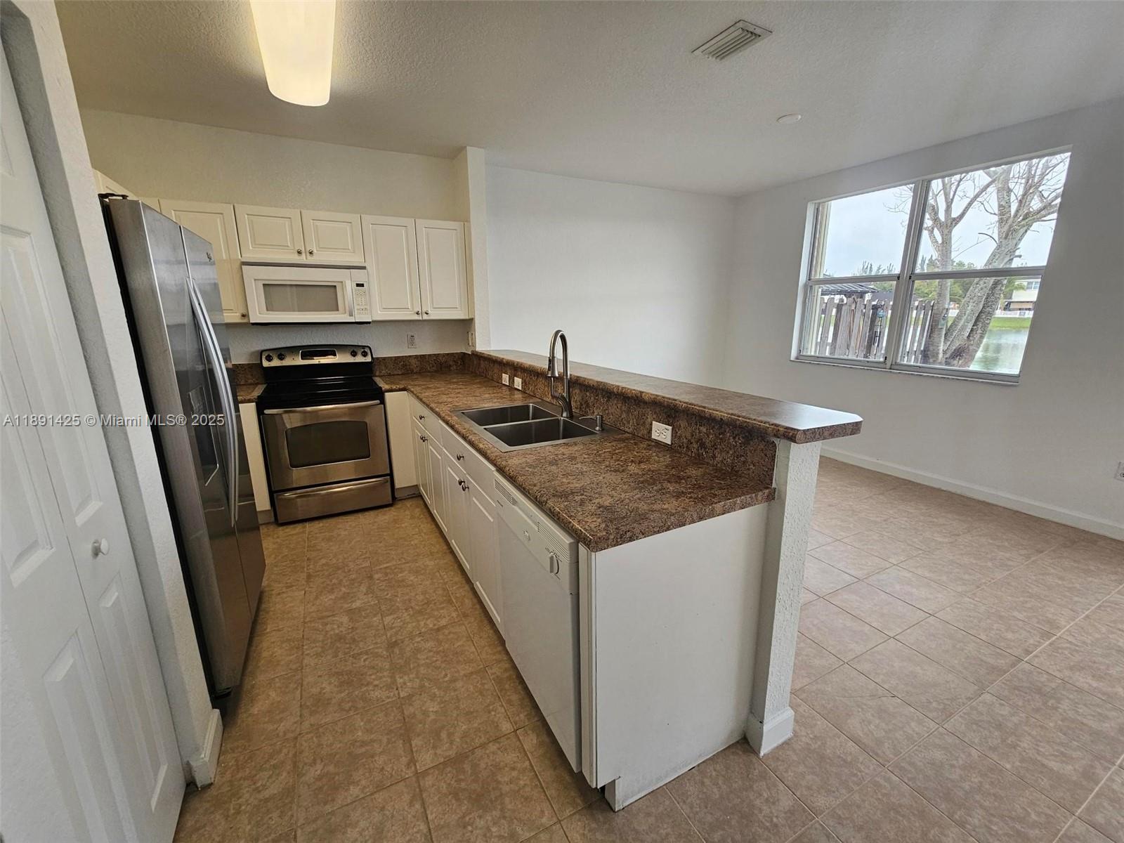 FLORIDIAN ISLES SOUTH - Residential Lease