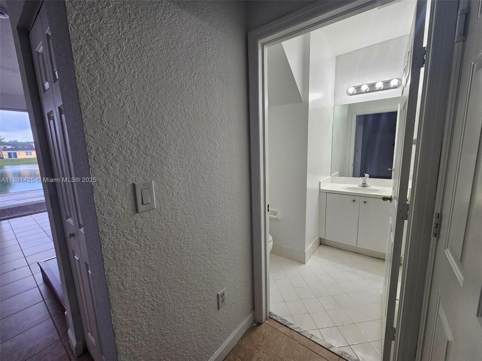 FLORIDIAN ISLES SOUTH - Residential Lease
